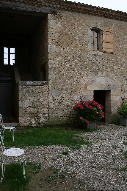 לינה וארוחת בוקר Saint-Puy La Dame De Courties